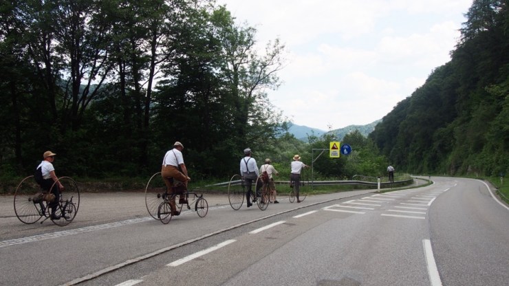 Einreihen zur Abfahrt bei Schönbühl.